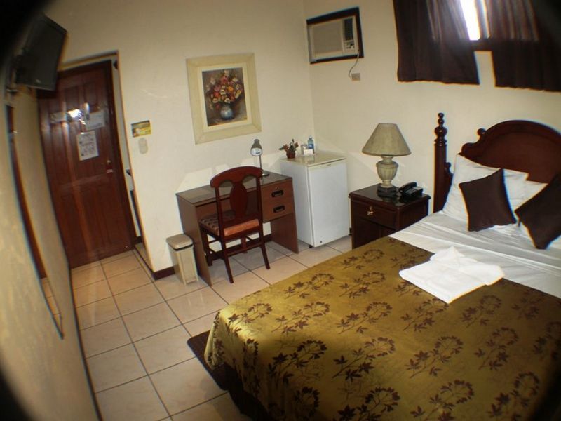 Hotel Villa Florencia Zona Rosa Сан-Сальвадор Экстерьер фото